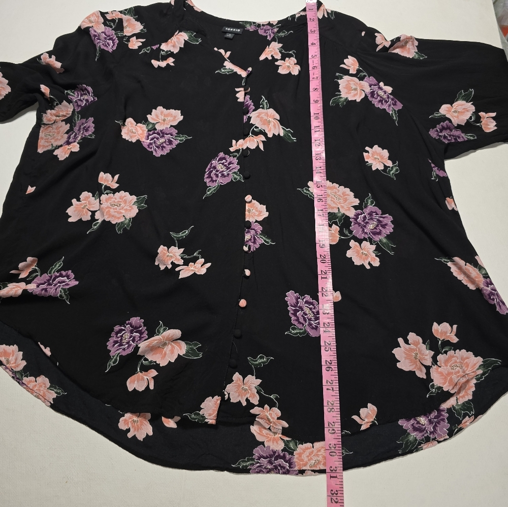 TORRID Harper Challis Button-Front 3/4 Sleeve Floral Blouse. Torrid Size 4 - Picture 11 of 12